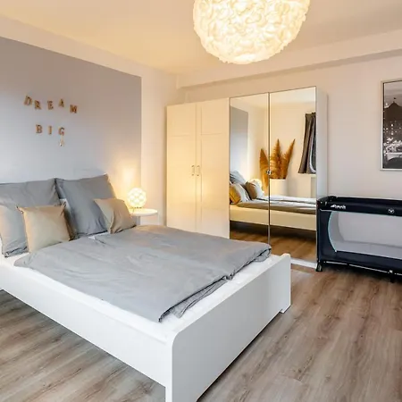 Vivid - Stylisches Mit Balkon - Parken - Nahe Weser-ems-hallen Und Ewe-arena * Oldenburg