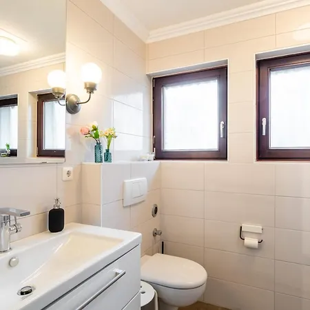 Apartment Vivid - Stylisches Mit Balkon - Parken - Nahe Weser-ems-hallen Und Ewe-arena *