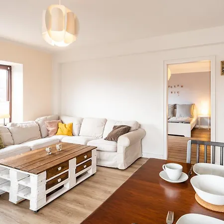 Vivid - Stylisches Mit Balkon - Parken - Nahe Weser-ems-hallen Und Ewe-arena