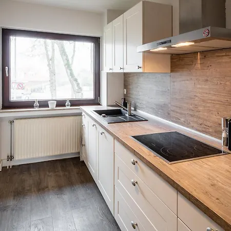 Vivid - Stylisches Mit Balkon - Parken - Nahe Weser-ems-hallen Und Ewe-arena